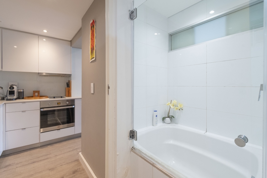 To Let 1 Bedroom Property for Rent in Clifton Western Cape